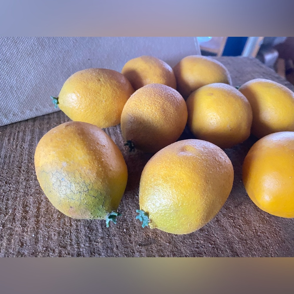 💫 9 Faux Lemons - Picture 4 of 4